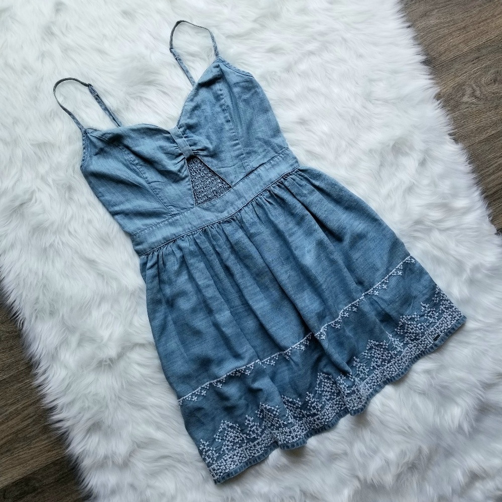 Hollister | Chambray Keyhole Embroidered Dress